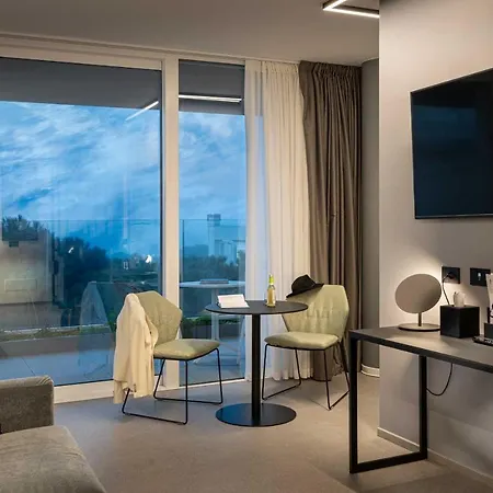 J44 Lifestyle 5*